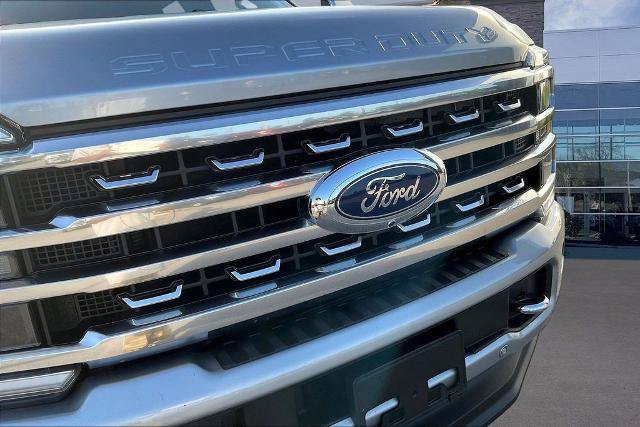 Certified 2024 Ford F250 Platinum w/ FX4 Off-Road Package AWD/4WD image 34