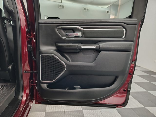 Used 2023 RAM 1500 Laramie AWD/4WD image 30
