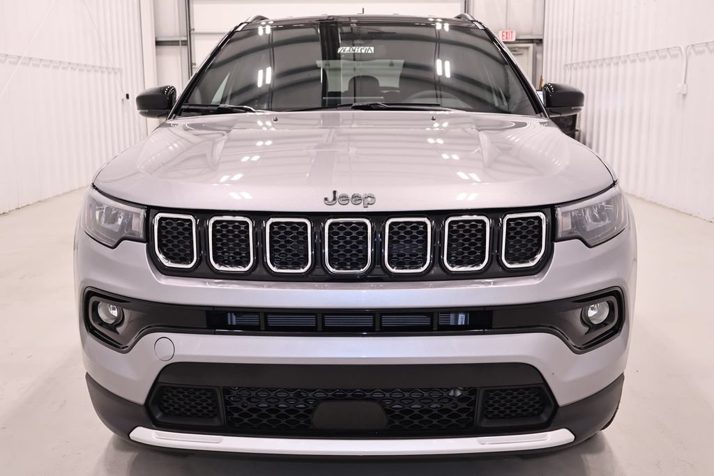 Used 2023 Jeep Compass Limited AWD/4WD image 5