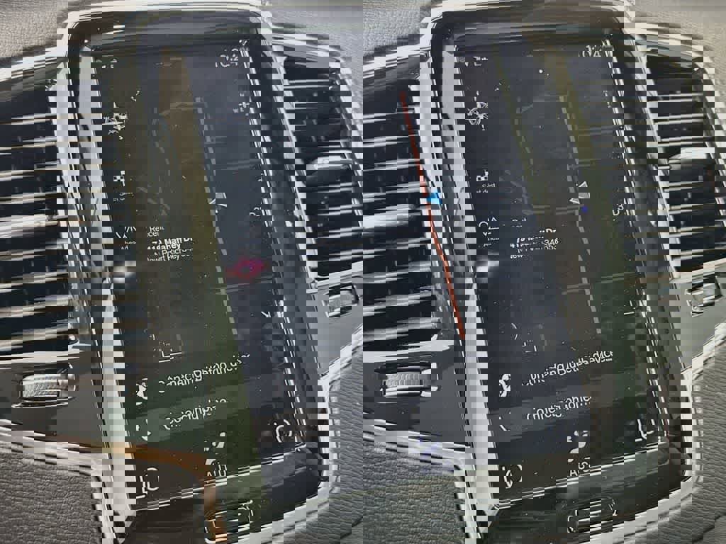 Used 2022 Volvo XC90 T5 Momentum w/ Advanced Package FWD image 26