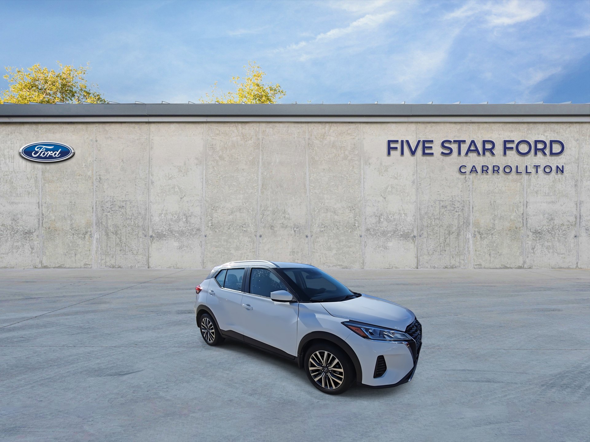 Used 2022 Nissan Kicks SV image 2