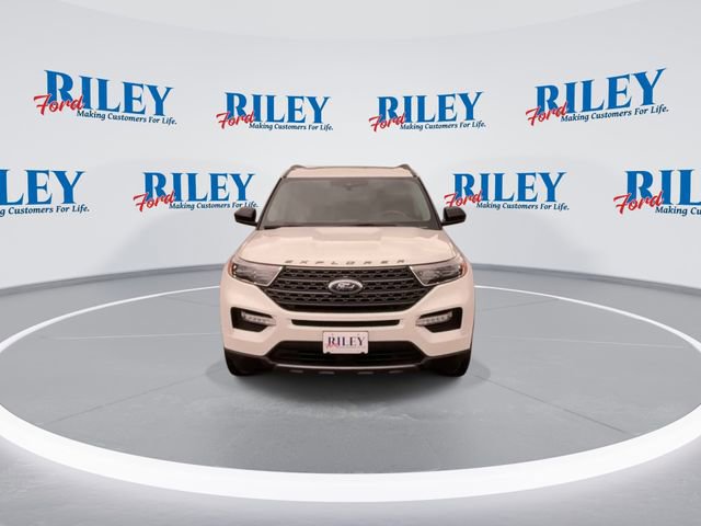 Certified 2022 Ford Explorer XLT w/ Equipment Group 202A AWD/4WD image 6