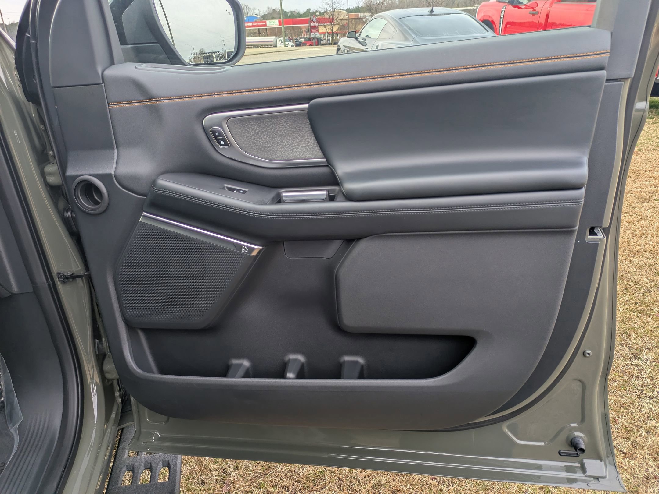 Certified 2025 Ford Expedition Tremor image 35