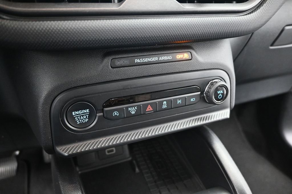 Certified 2025 Ford Bronco Sport Outer Banks w/ Outer Banks Tech Package+ AWD/4WD image 17