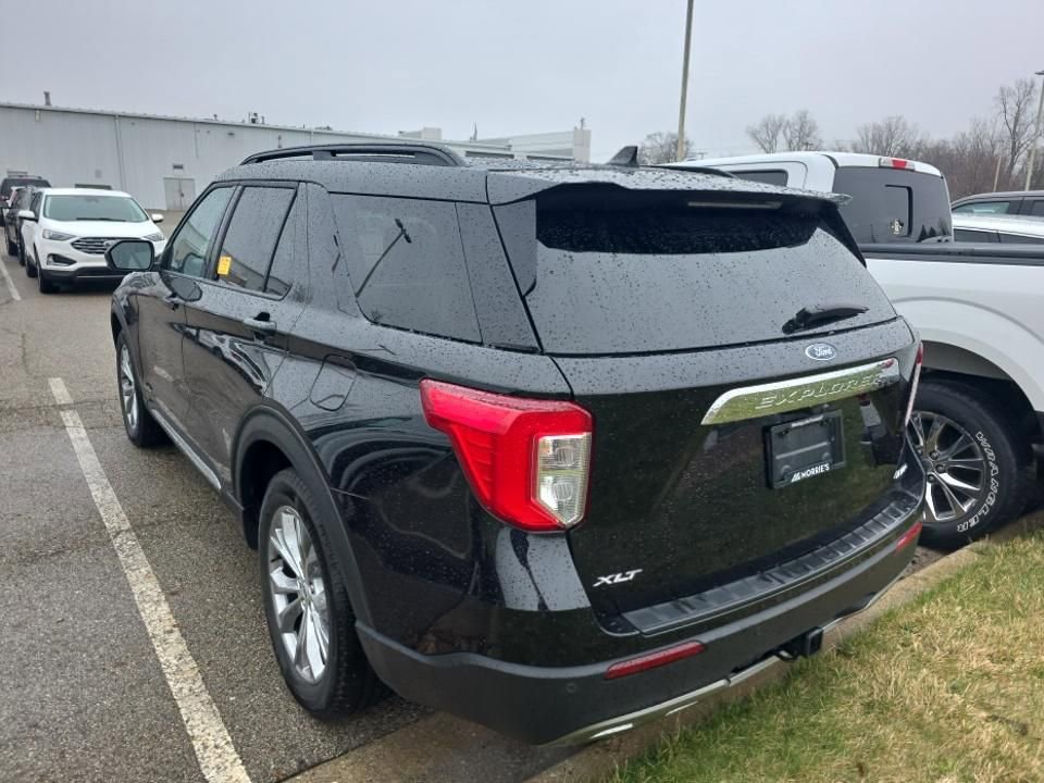 Certified 2023 Ford Explorer XLT w/ Equipment Group 202A AWD/4WD image 3