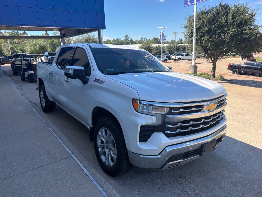 Used 2022 Chevrolet Silverado 1500 LTZ AWD/4WD image 4