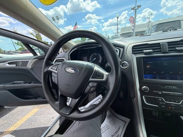 Certified 2020 Ford Fusion SE FWD image 22