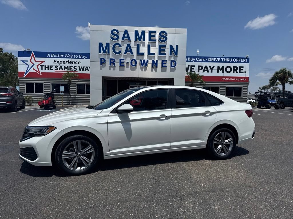Used 2023 Volkswagen Jetta SE FWD image 2