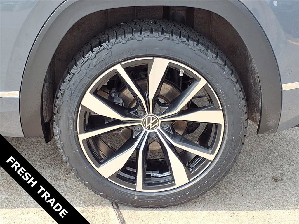 Used 2024 Volkswagen Atlas Cross Sport SEL Premium R-Line AWD/4WD image 30