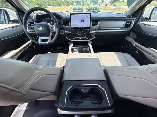 Certified 2024 Ford Expedition XLT RWD image 15