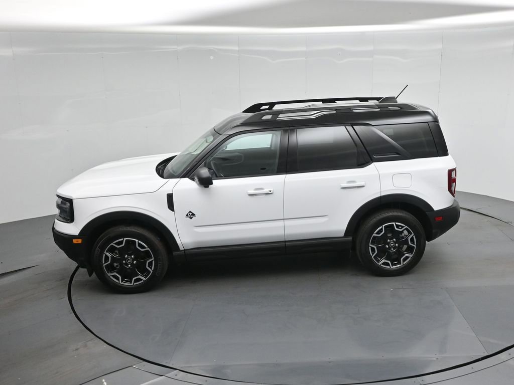 Certified 2025 Ford Bronco Sport Outer Banks w/ Outer Banks Tech Package+ AWD/4WD image 45
