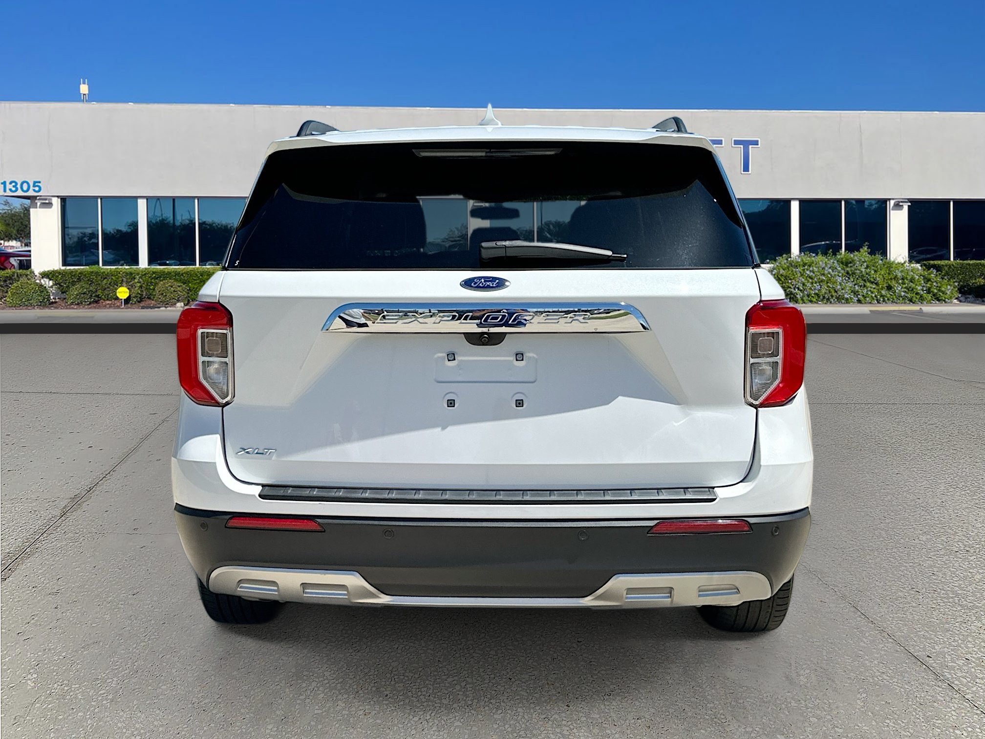 Certified 2023 Ford Explorer XLT w/ Equipment Group 202A RWD image 6