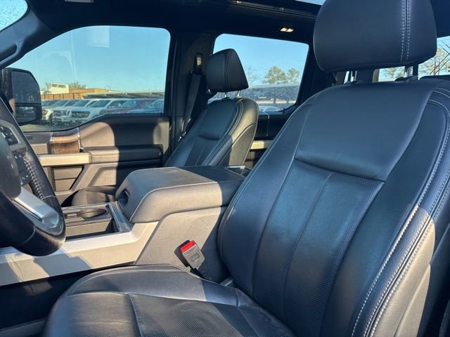 Certified 2022 Ford F350 Lariat w/ Black Appearance Package image 9