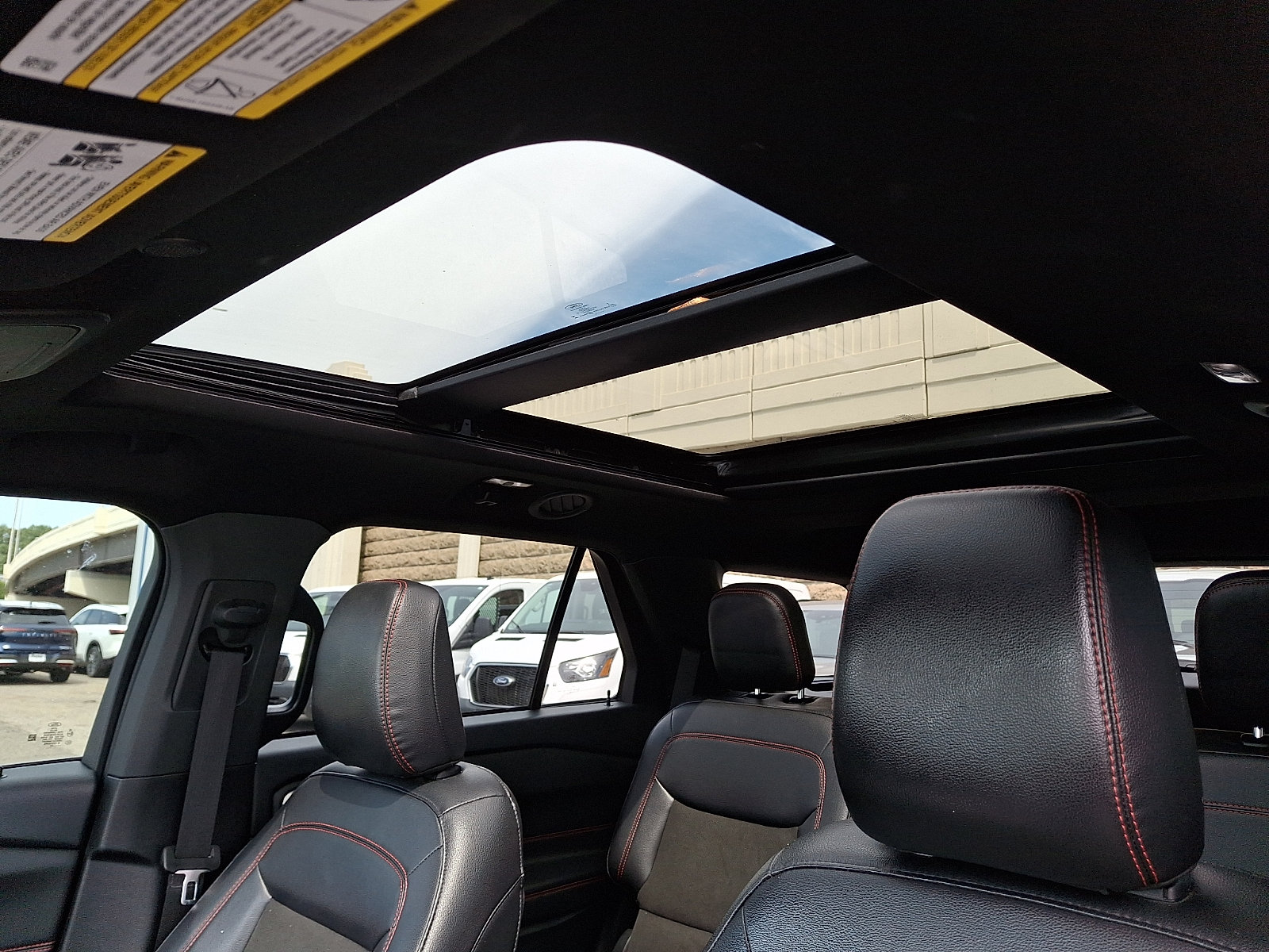 Certified 2023 Ford Explorer ST-Line w/ Class IV Trailer Tow Package AWD/4WD image 15