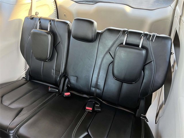 Used 2023 Chrysler Pacifica Touring-L image 26