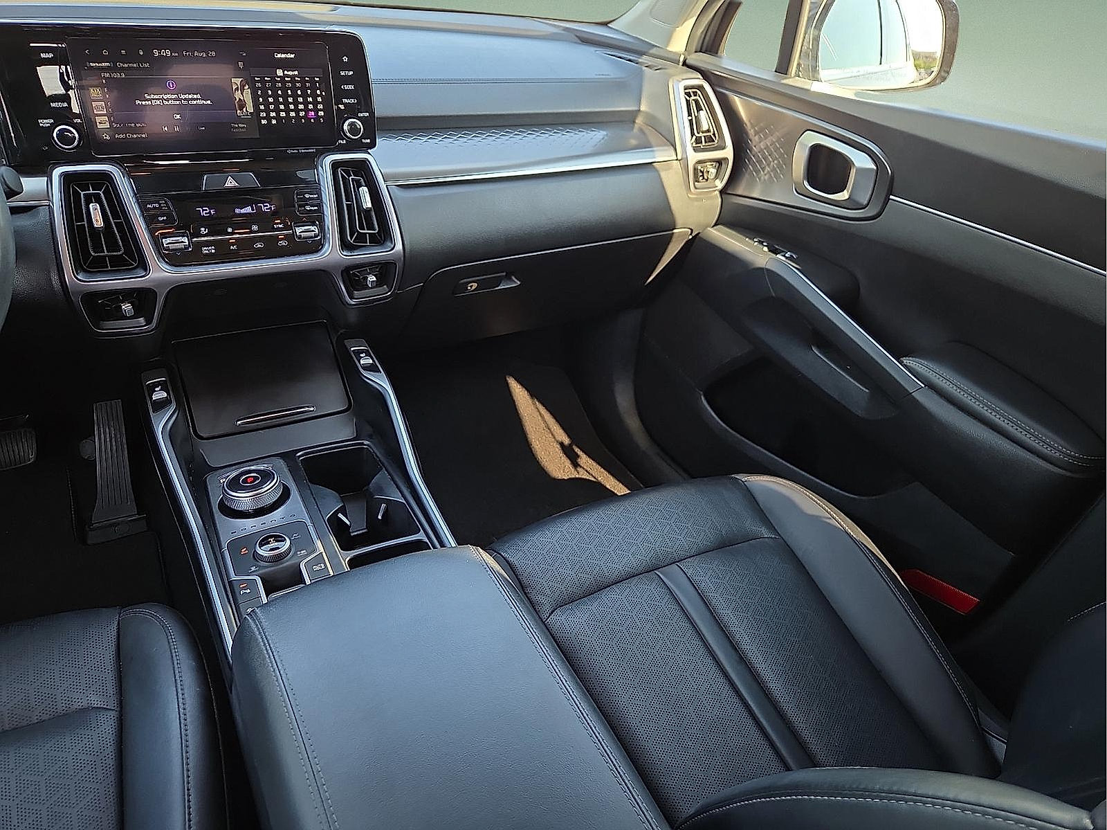Used 2023 Kia Sorento EX AWD/4WD image 12