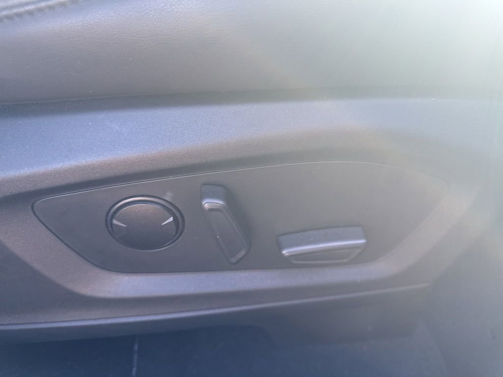 Certified 2022 Ford Explorer XLT w/ Equipment Group 202A image 40