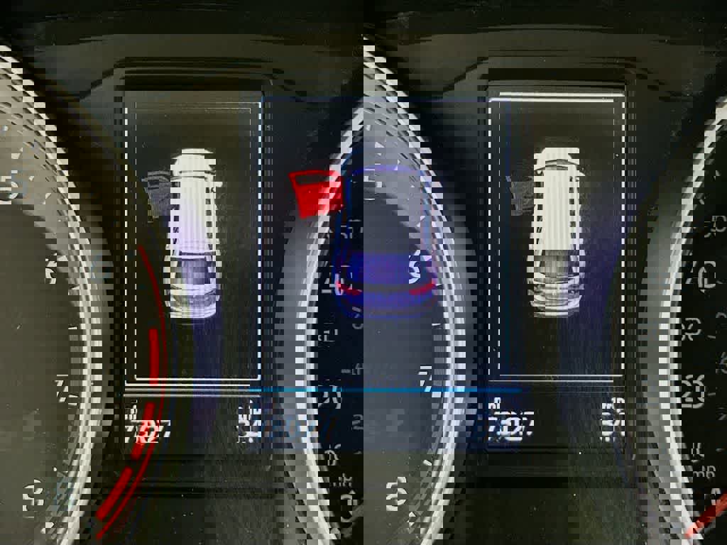 Used 2021 Volkswagen Tiguan SE image 23