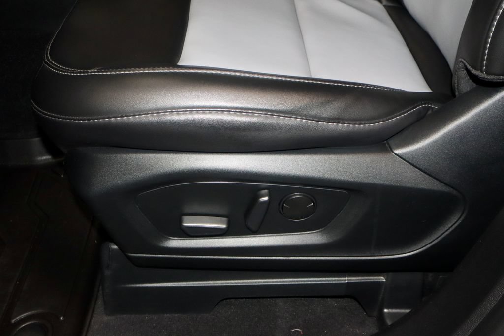 Certified 2023 Ford Explorer XLT w/ Equipment Group 202A AWD/4WD image 24
