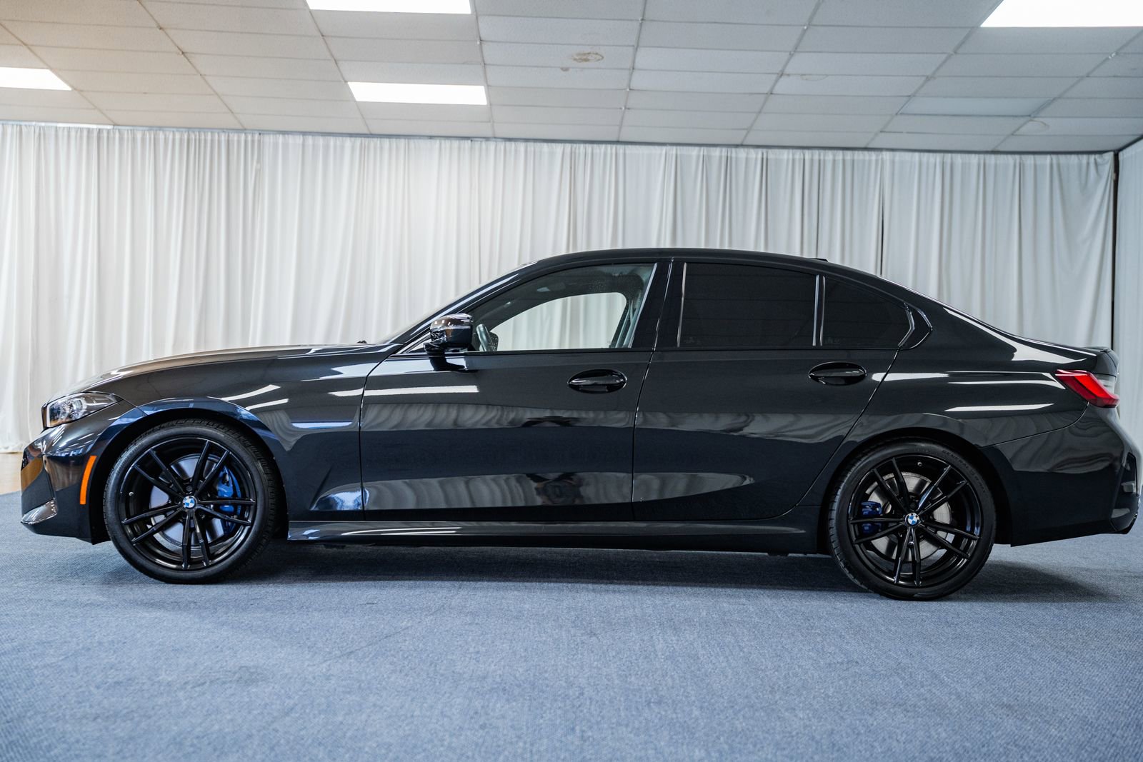 Used 2023 BMW 330i xDrive Sedan w/ M Sport Package image 5