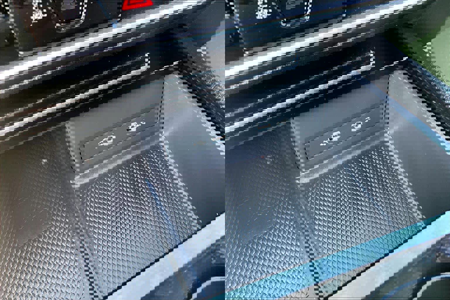 Used 2024 Volkswagen Atlas Peak Edition SE AWD/4WD image 33