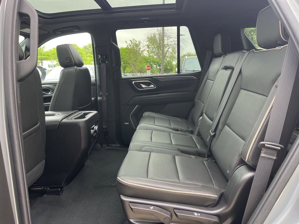 Used 2023 GMC Yukon SLT AWD/4WD image 13
