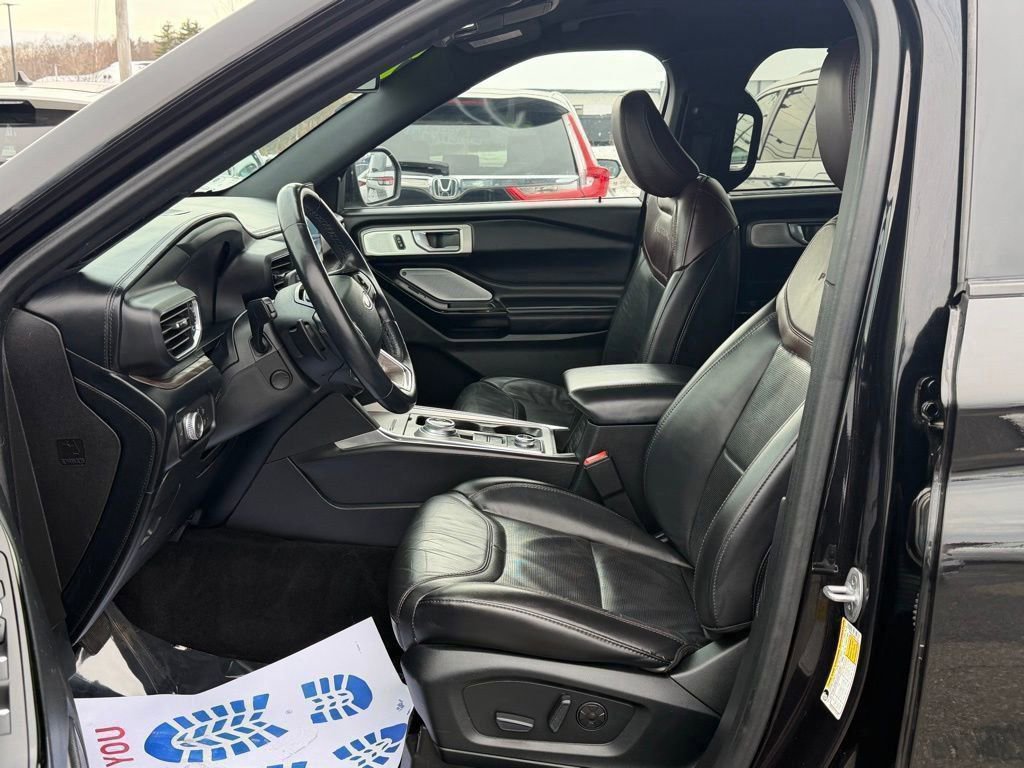 Certified 2021 Ford Explorer Platinum w/ Equipment Group 601A image 14