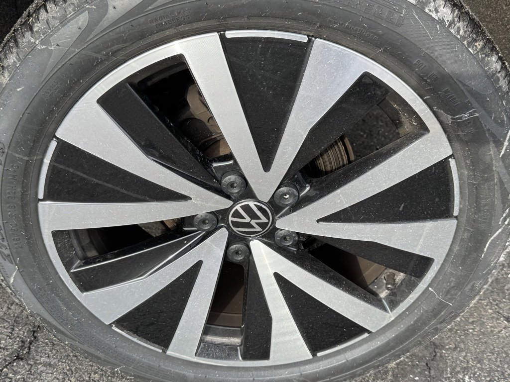 Used 2022 Volkswagen Taos SE w/ Panoramic Sunroof Package image 25