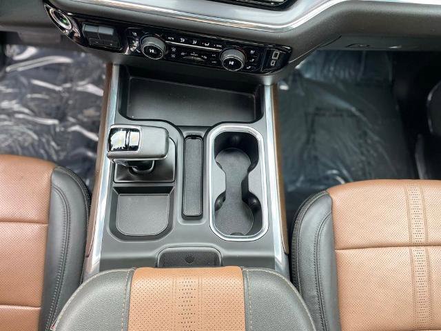 Used 2024 Chevrolet Silverado 1500 High Country w/ Technology Package AWD/4WD image 16
