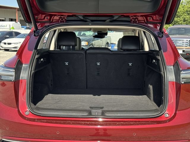 Used 2022 Buick Envision Avenir w/ Technology Package II FWD image 24