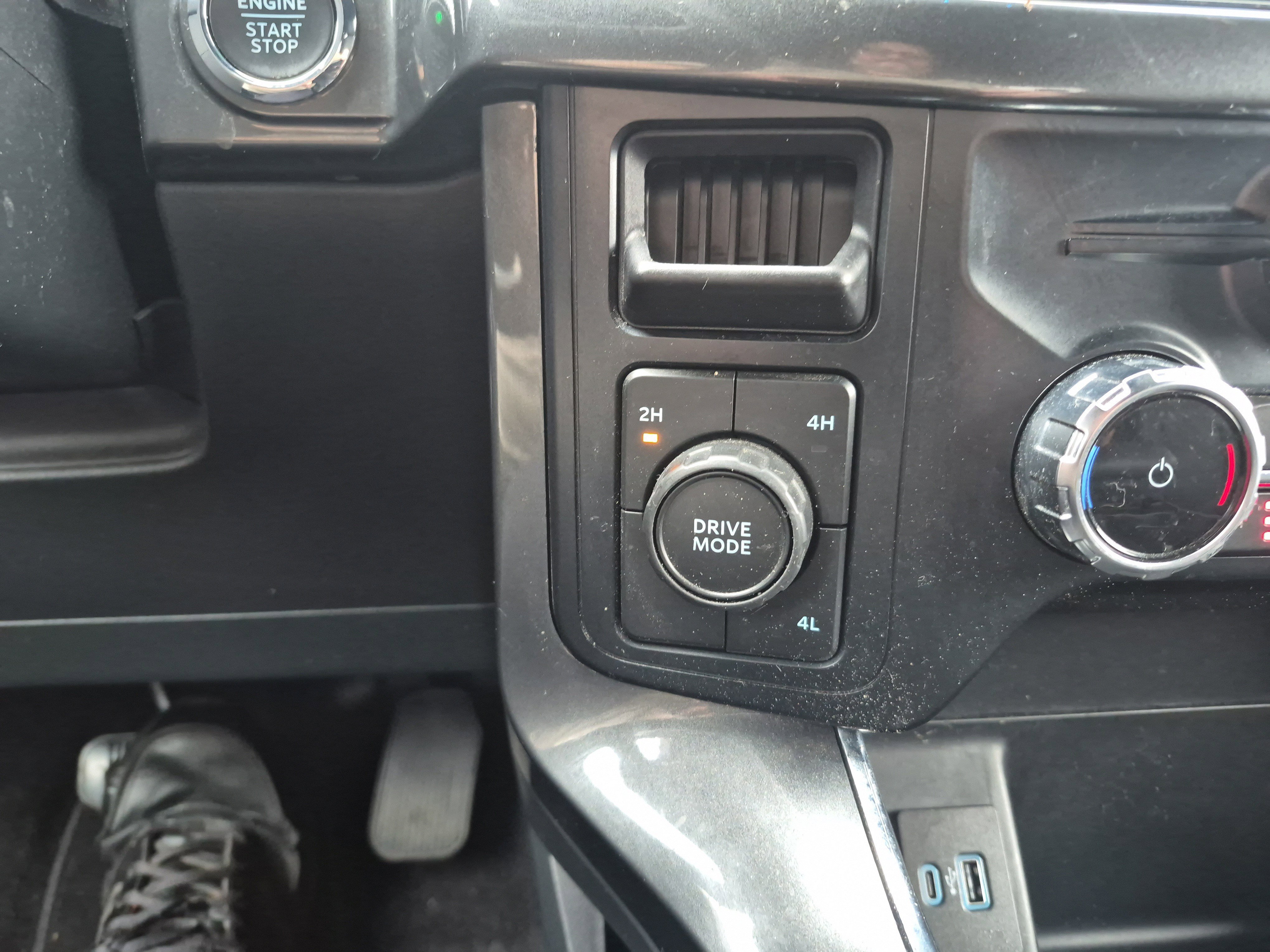 Certified 2023 Ford F150 XLT w/ Equipment Group 302A High image 33