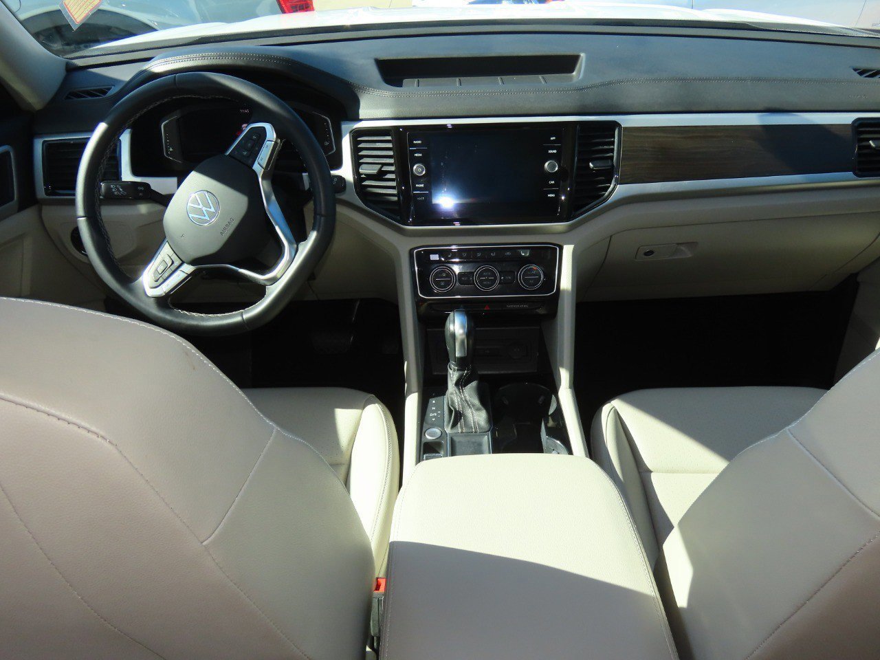 Used 2023 Volkswagen Atlas SE image 24