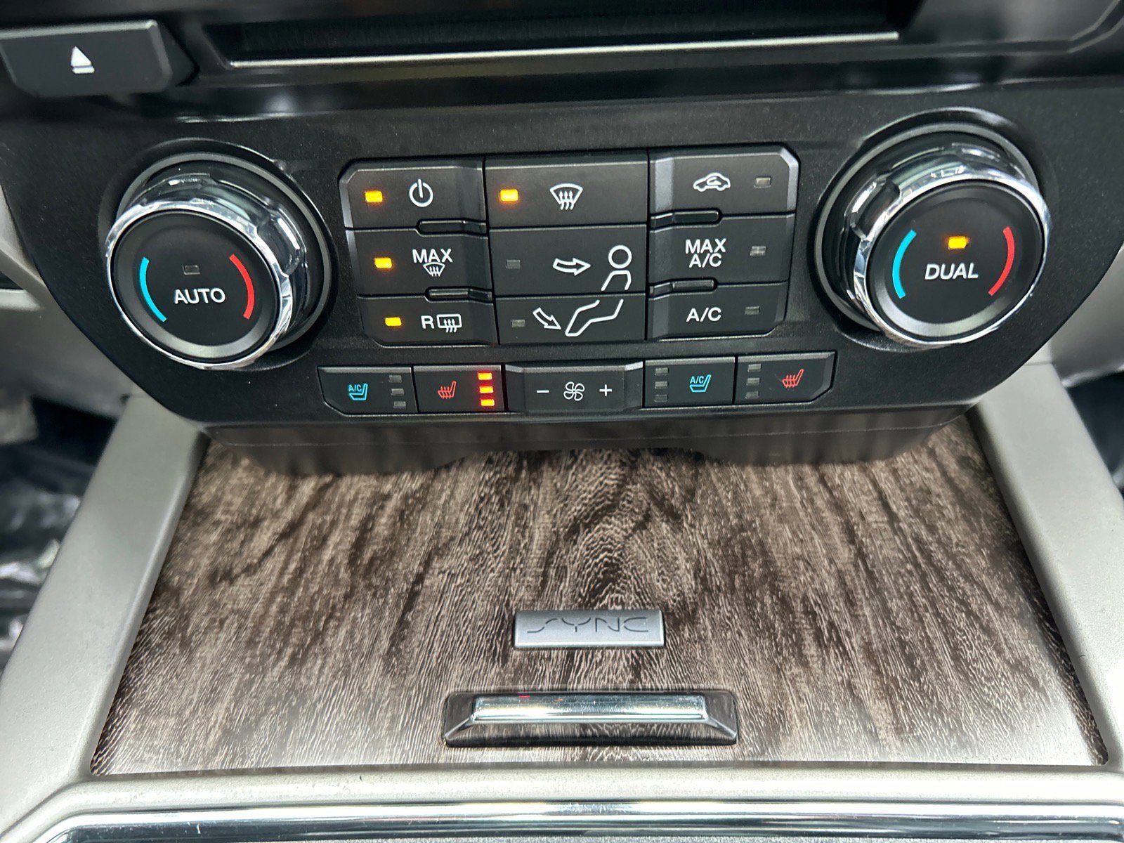 Certified 2017 Ford F250 Lariat w/ Lariat Ultimate Package image 31