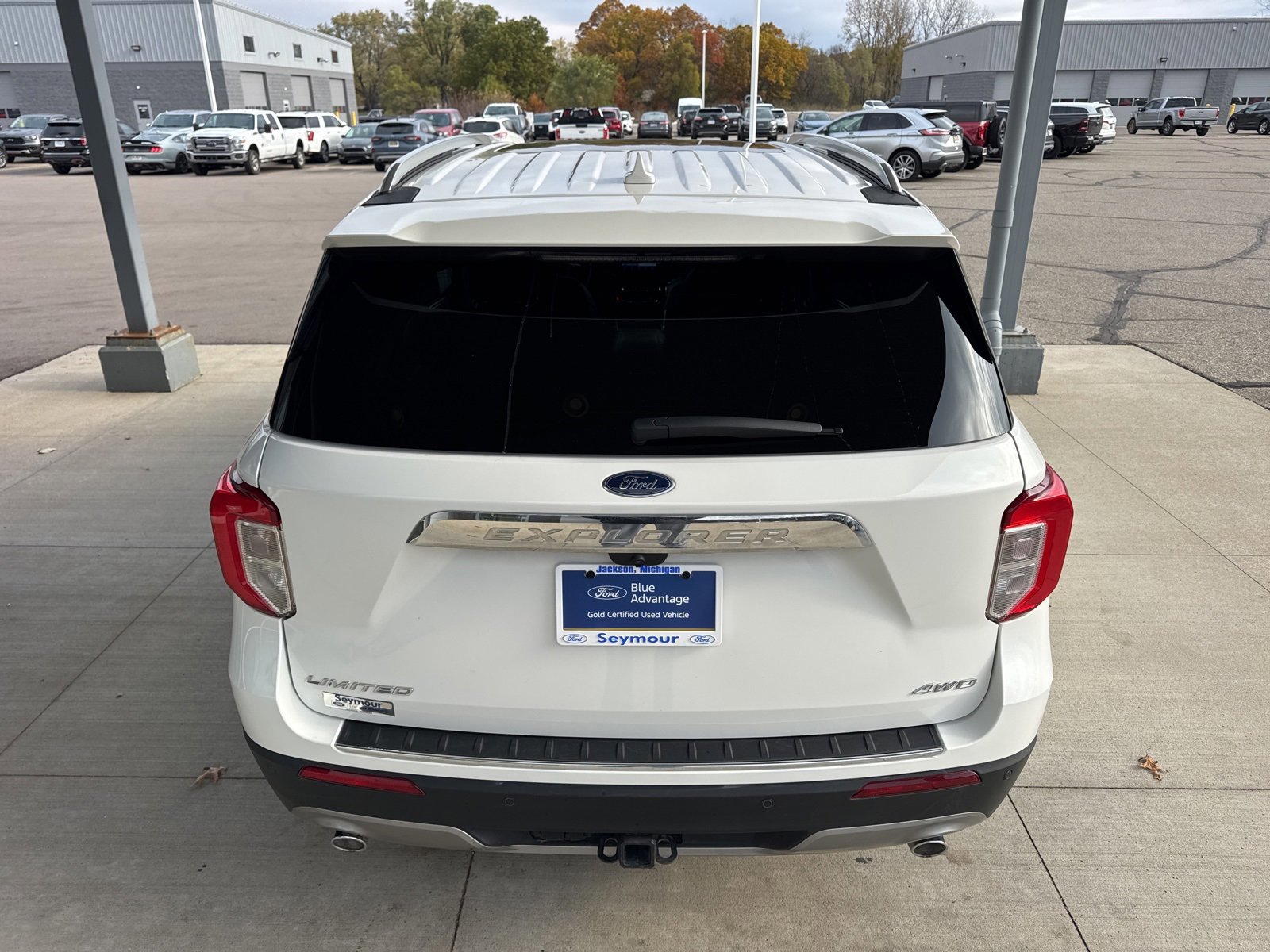 Certified 2022 Ford Explorer Limited w/ Equipment Group 301A image 4