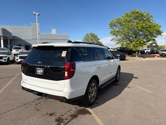 Certified 2025 Ford Expedition Active AWD/4WD image 5