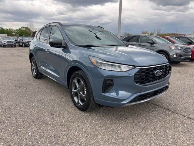 Certified 2024 Ford Escape ST-Line w/ Tech Pack #1 AWD/4WD image 4