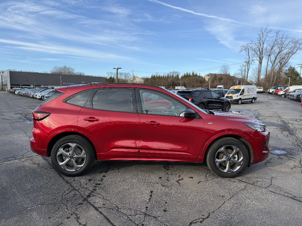 Certified 2023 Ford Escape ST-Line w/ Tech Pack #1 AWD/4WD image 6