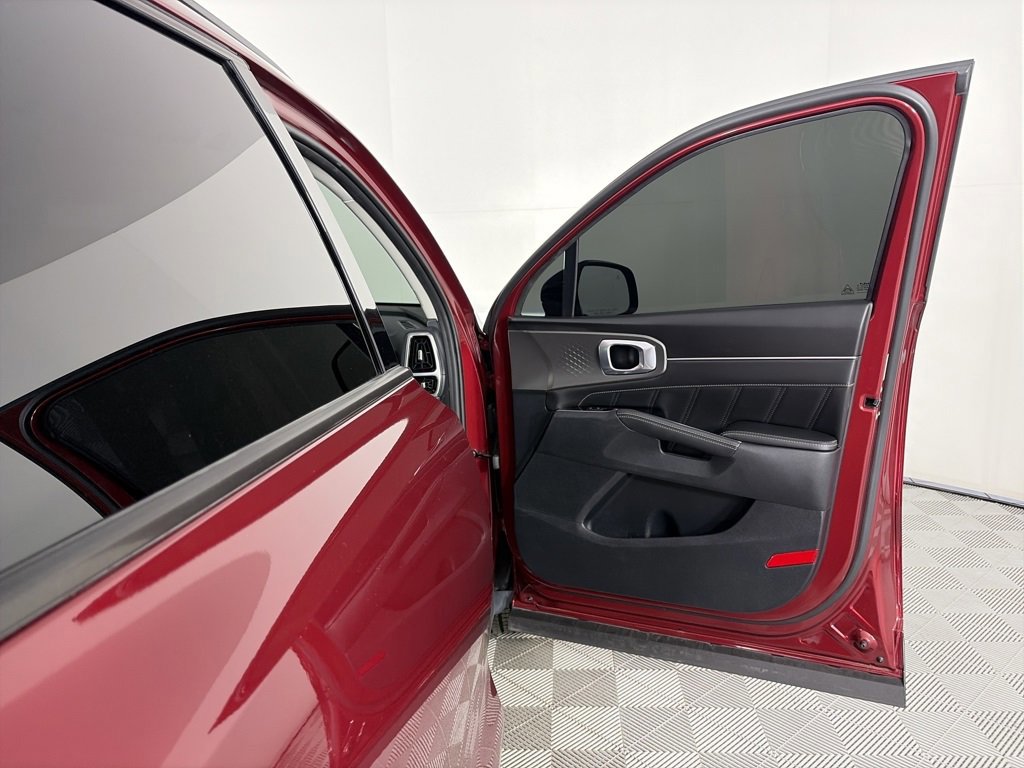 Used 2023 Kia Sorento SX image 30
