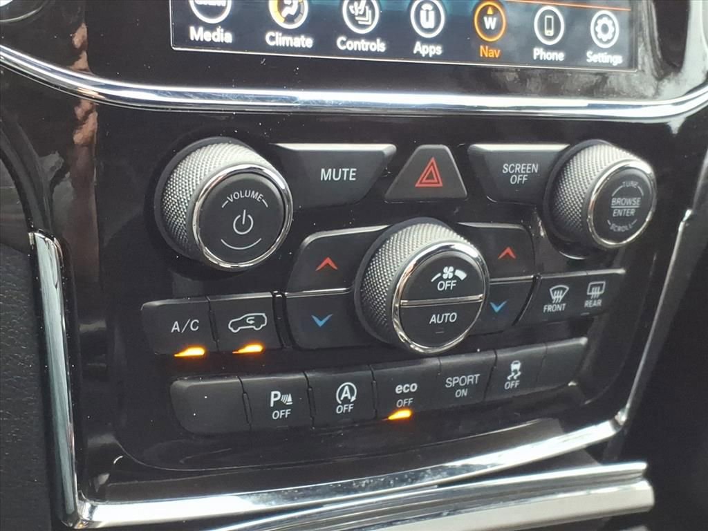 Used 2022 Jeep Grand Cherokee Laredo X image 19