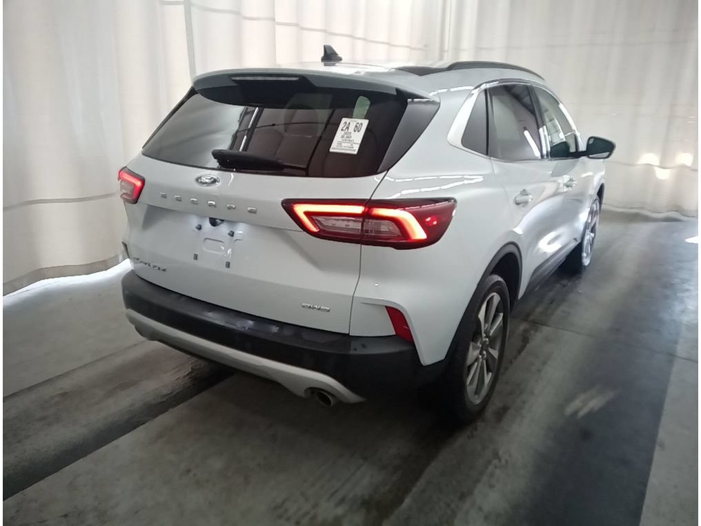 Certified 2025 Ford Escape Platinum AWD/4WD image 4