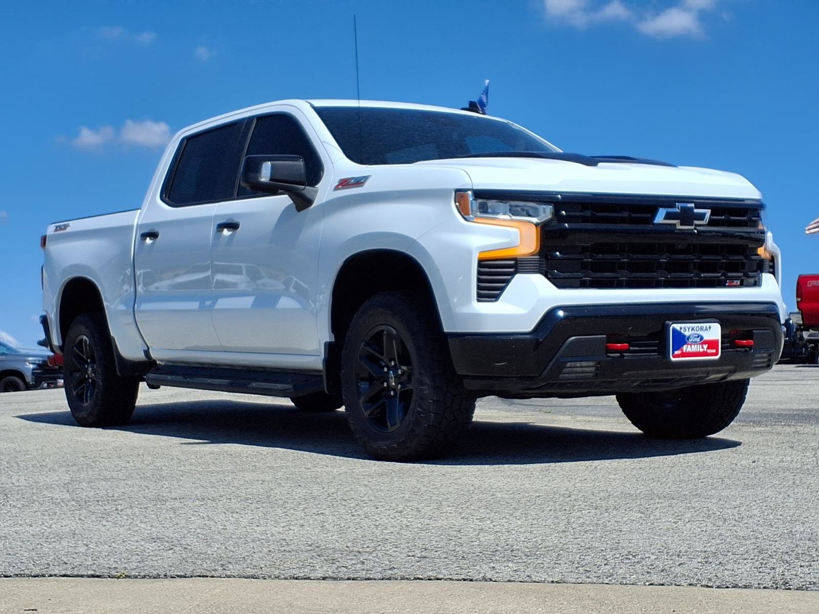 Used 2022 Chevrolet Silverado 1500 LT Trail Boss w/ LT Trail Boss Premium Package AWD/4WD image 3