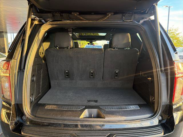 Used 2021 Chevrolet Tahoe Premier w/ Premium Package AWD/4WD image 16