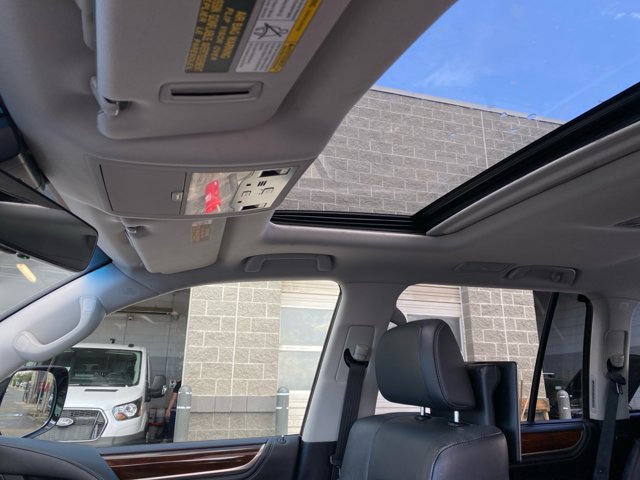 Used 2017 Lexus LX 570 4WD w/ Luxury Package image 30