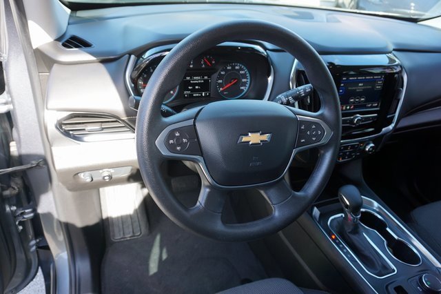 Used 2021 Chevrolet Traverse LS image 17