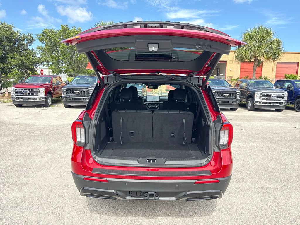 Certified 2025 Ford Explorer ST-Line w/ Premium Package RWD image 30
