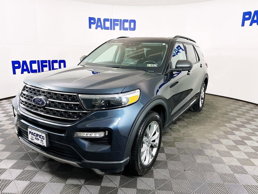 Certified 2023 Ford Explorer XLT w/ Equipment Group 202A image 4
