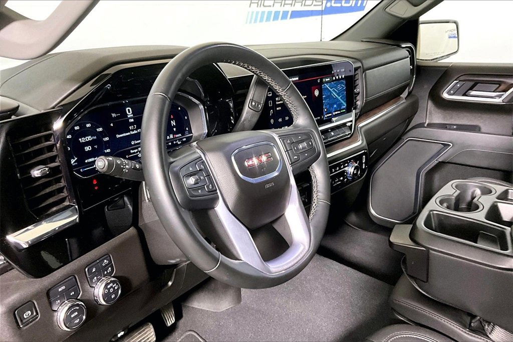 Used 2025 GMC Sierra 1500 SLT image 10