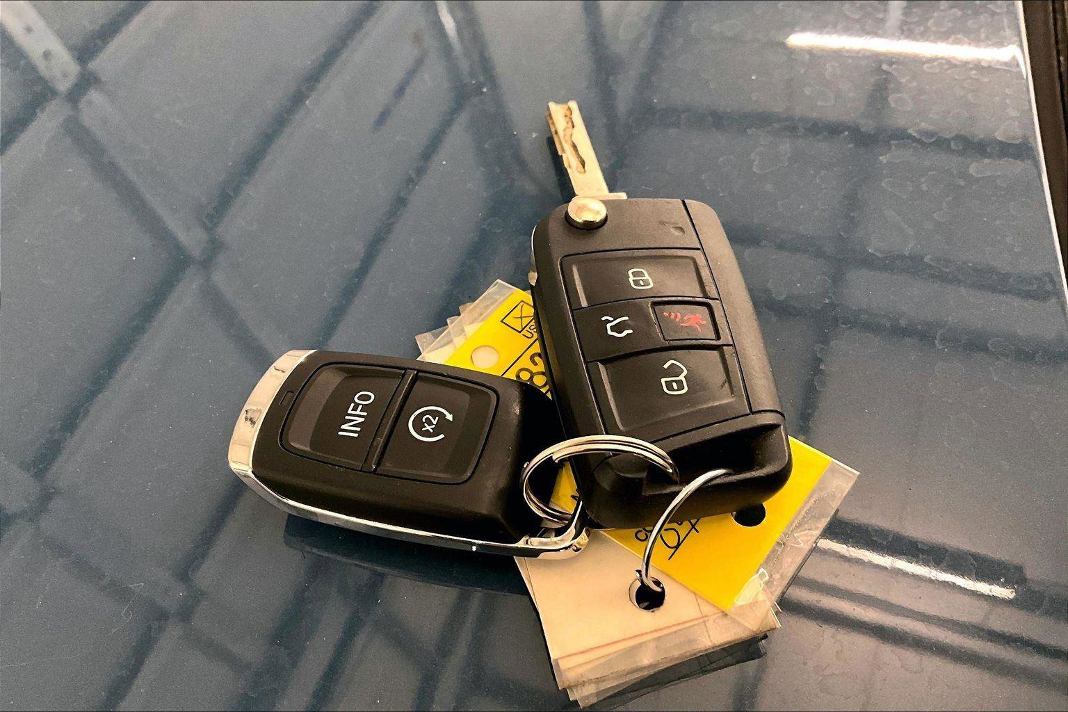 Used 2025 Volkswagen Jetta S image 9