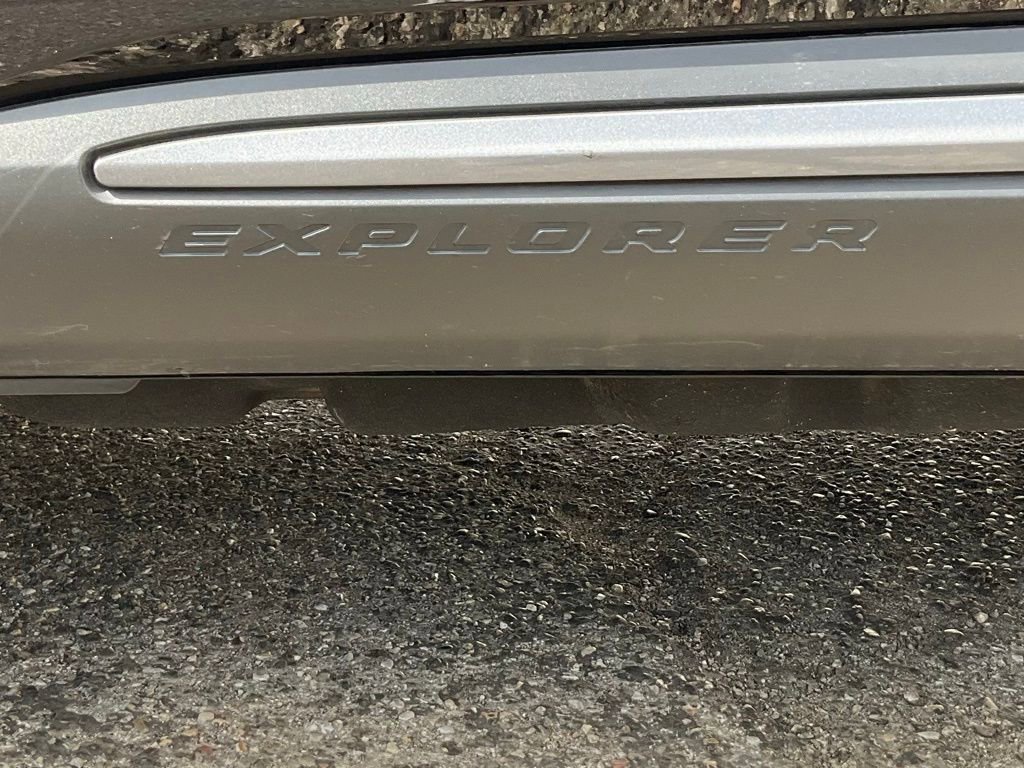 Certified 2024 Ford Explorer XLT w/ Equipment Group 202A image 20