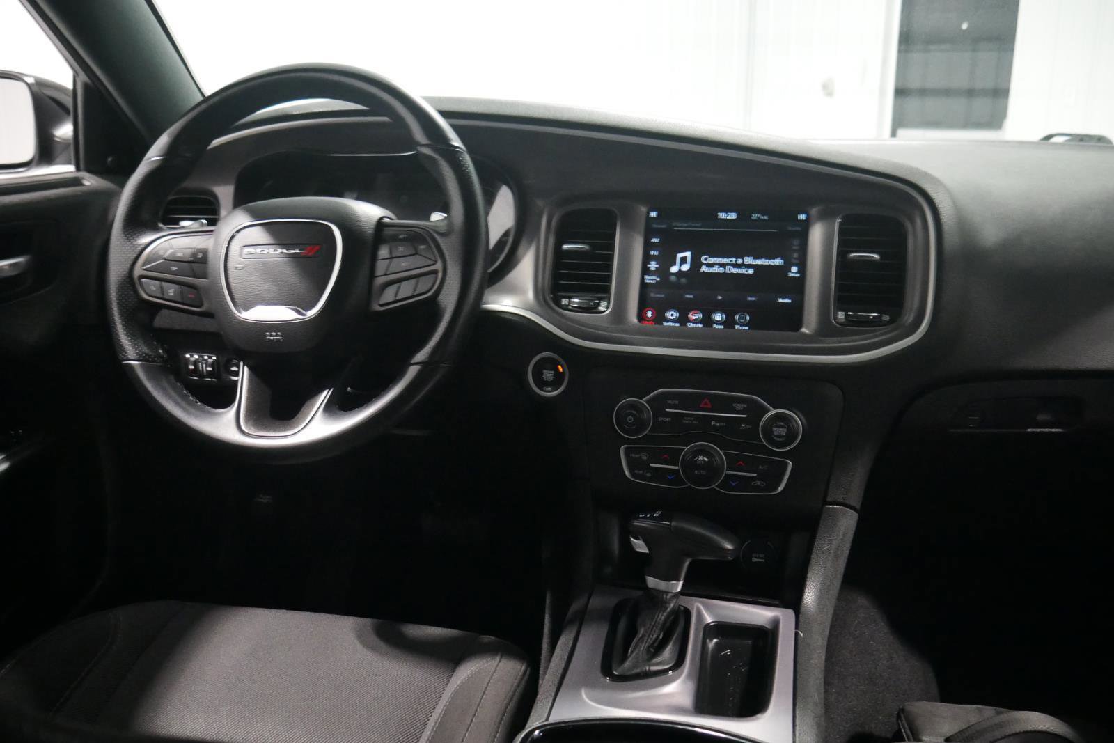 Used 2022 Dodge Charger SXT w/ Blacktop Package image 18